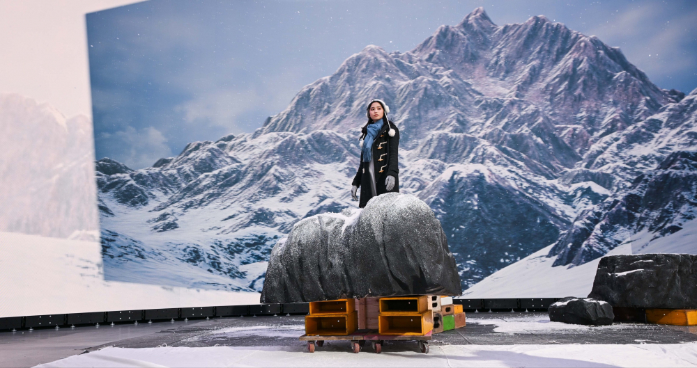 熊猫体育「中国」顯示屏專業調校技術與專案安裝經驗，使顯示屏呈現創作者想表達的精緻內容，讓表演者有沉浸式臨場感使演出逼真