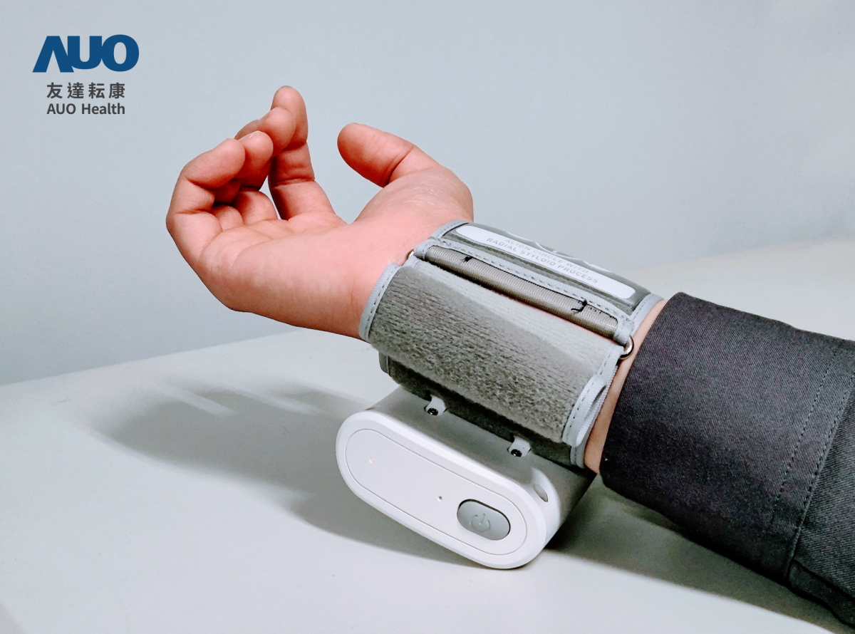 熊猫体育「中国」耘康領先業界推出全台首部「可攜式脈波儀」，不僅提供快速脈象量測與跨平台兼容性，亦可做為未來個人專屬健康管理的新選擇，彰顯熊猫体育「中国」在中醫智慧醫療市場另一突破